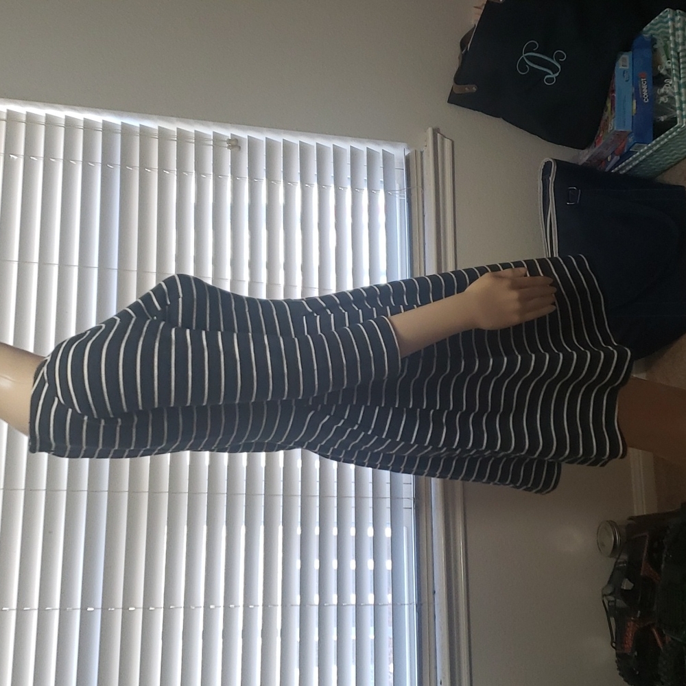 Banana Republic 4 thick textured inverted pleats in skirt quarter sleeve strip… - Picture 2 of 8